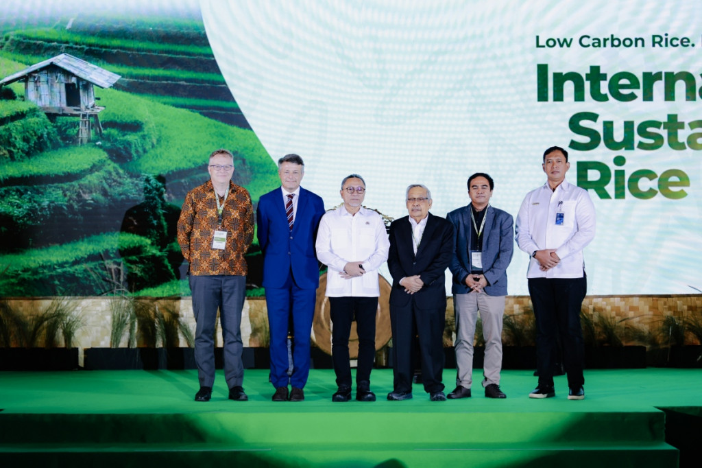 Mendorong transformasi praktik pertanian padi yang lebih ramah lingkungan, dan mendukung kesejahteraan petani serta membuka akses pasar untuk hasil pertanian berkelanjutan dan rendah karbon, Preferred by Nature menyelenggarakan event berskala global, Inte