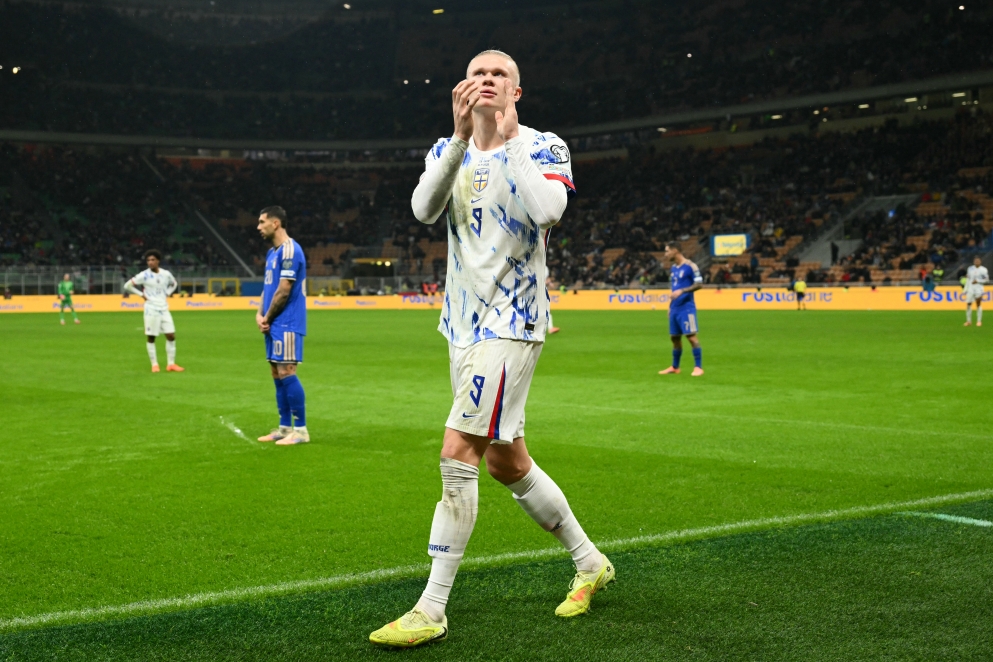 Erling Haaland raih hasil sempurna dan membawa Norwegia ke Piala Dunia setelah absen hampir 30 tahun-(AFP/Alberto Pizzoli)