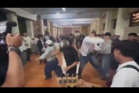 Vokalis Band Hardcore Dibacok saat Tampil di Kota Batu