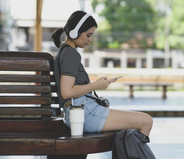 Berani Traveling Sendirian? Begini Cara Biar Nggak Kesepian