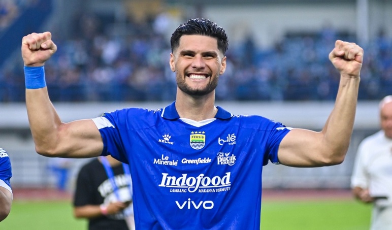 Bek Persib, Julio Cesar. (Foto: Dok. ileague.id)