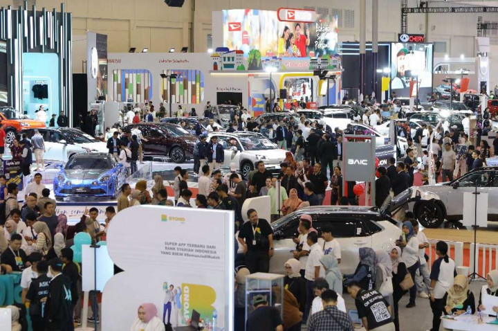 Anti Ribet Cari Parkir di GJAW 2025? Manfaatkan Shuttle dan Kantong Parkir