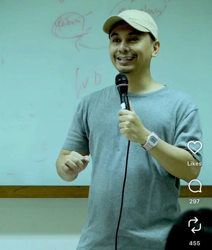 Ngajar Lagi di UI, Ini Pesan Raditya Dika Buat Mahasiswa Jurusan Produksi Media