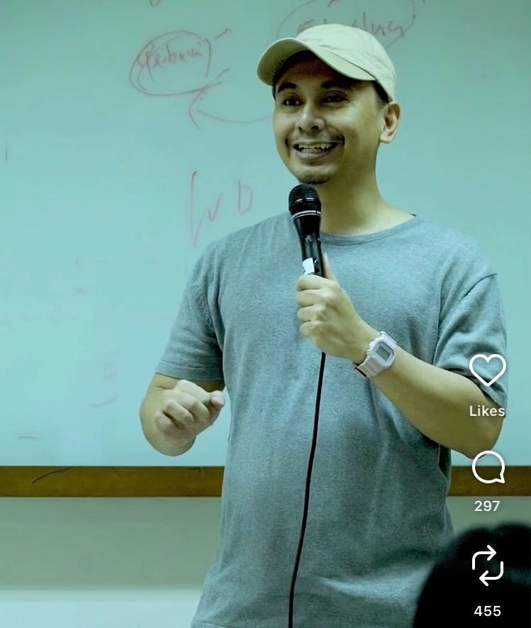 Raditya Dika saat menjadi dosen tamu di Produksi Media Vokasi UI