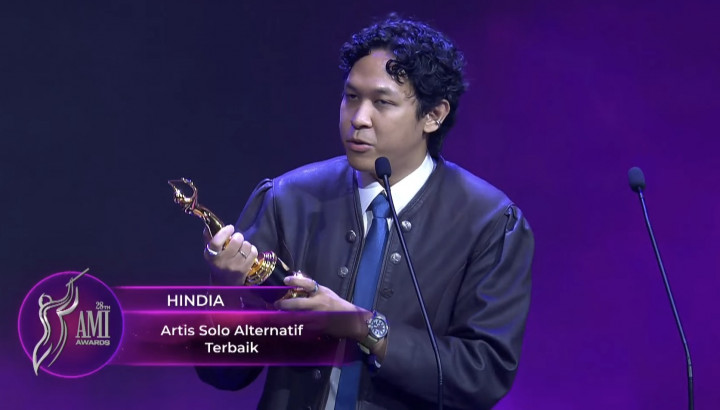 Baskara Putra Menang AMI Awards Lagi, Pajangan Piala di Rumah Makin Banyak