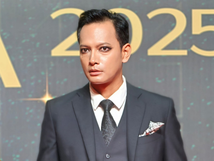 Fedi Nuril Pakai Ulang Riasan Smokey Eyes di FFI 2025, Kali Ini Gak Izin Reza Rahadian