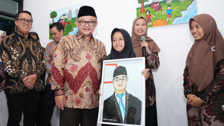 Senangnya Wahyu, Siswa SLB Mandiri Putra yang Akhirnya Bisa Baca Buku di Perpustakaan Sekolah