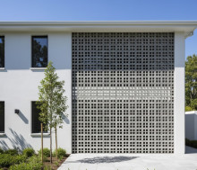 5 Ide Roster Minimalis untuk Fasad Rumah Modern dan Elegan