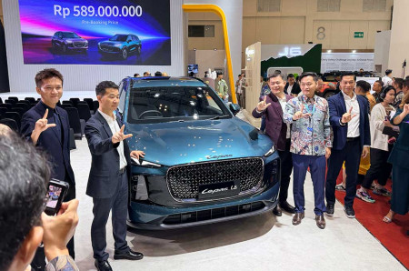 Debut Global Lepas L8 Setir Kanan di GJAW 2025, Pre-Booking Rp589 Juta
