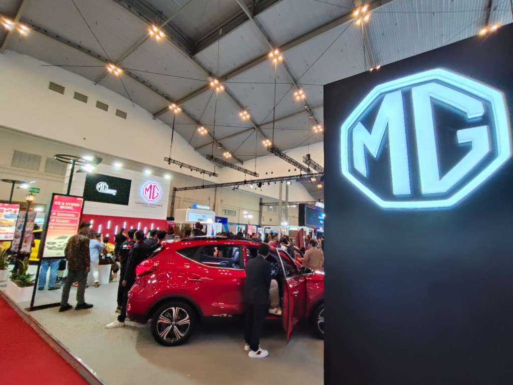 MG hadir di GJAW 2025 bawa line-up ICE, hybrid, dan EV serta promo hingga Rp100 juta khusus selama pameran.