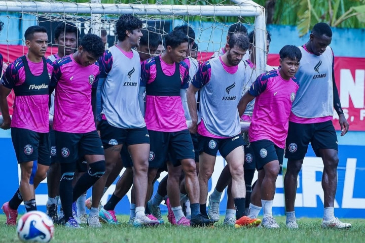 Pelatih dan Pemain Arema Menyambut Serius Laga kontra Persebaya