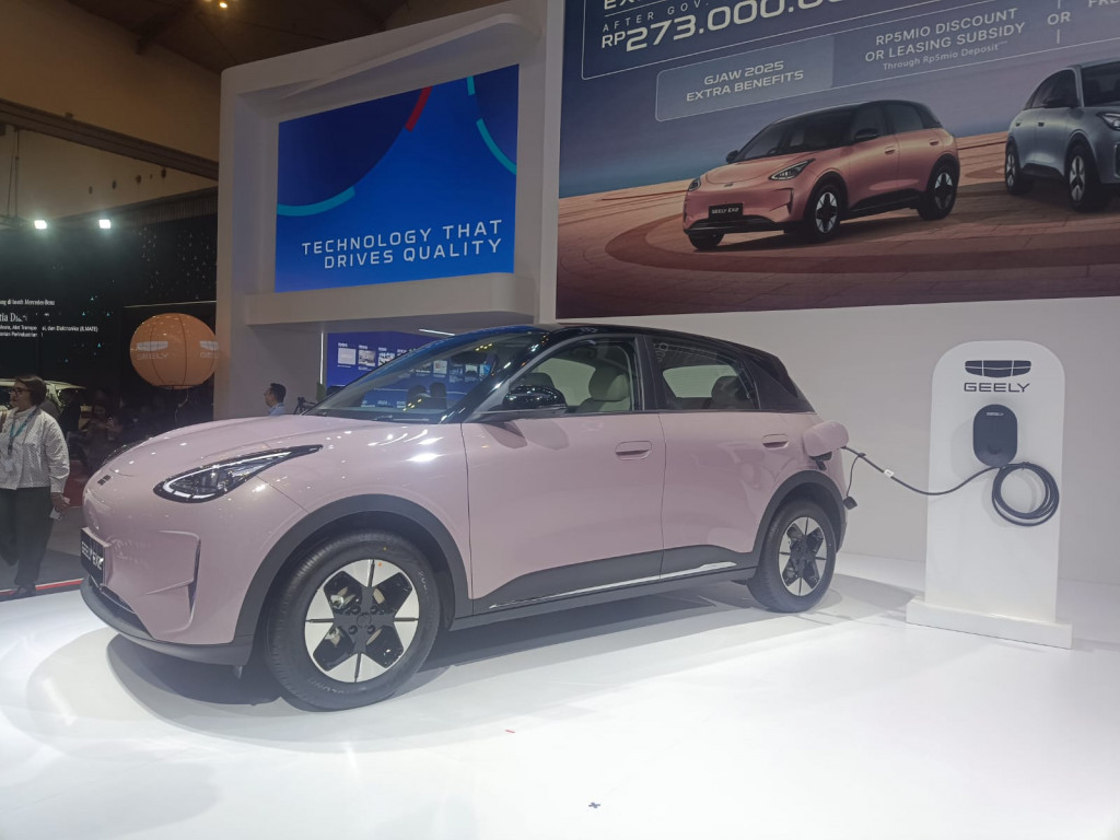 Geely umumkan harga EX2 Max dan EX2 Pro di pameran GJAW 2025. (foto: medcom.id)