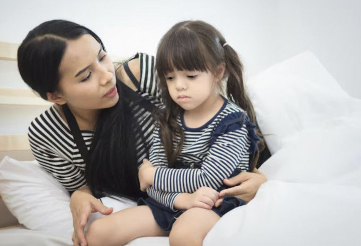 Moms Harus Waspada! Ini 7 Tanda Ketergantungan Anak ke Kamu Bisa Jadi Masalah