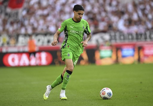Kevin Diks kembali sumbang gol saat timnya Borussia Moncengladbach menang 0-3 di markas FC Heidenheim-Kevin Diks. (THOMAS KIENZLE / AFP)