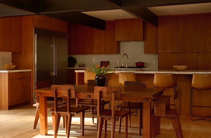 Troye Sivan Jual Rumah Mewah di Senilai Rp41,5 Miliar