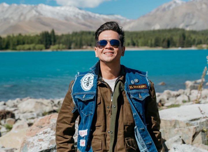 Aksi Surya Insomnia Perbaiki Jalan Rusak, Pemerintah Daerah Kena Sindir