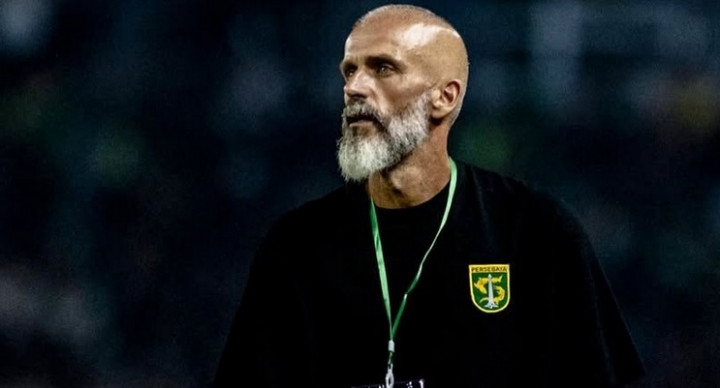 Persebaya Akhiri Kerjasama dengan Pelatih Eduardo Perez