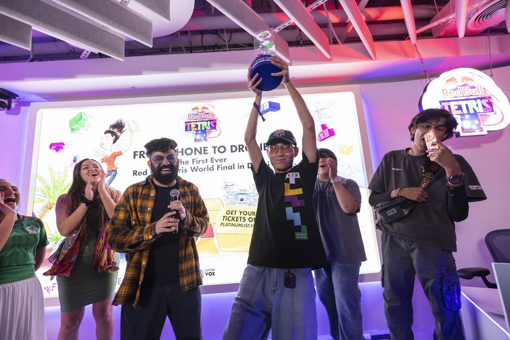 Chingun Bilguunsaikhan, mahasiswa 21 tahun asal Mongolia yang mewakili UEA di Red Bull Tetris World Final pada 11–13 Desember 2025.