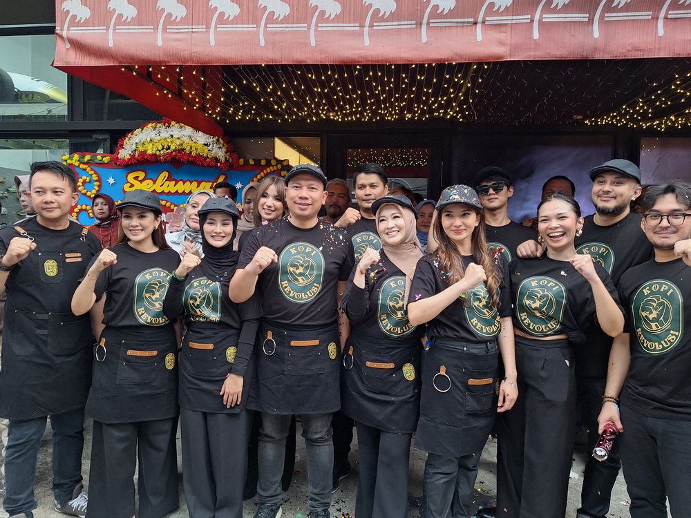 Vicky Prasetyo dan Okie Agustina (Foto: instagram)