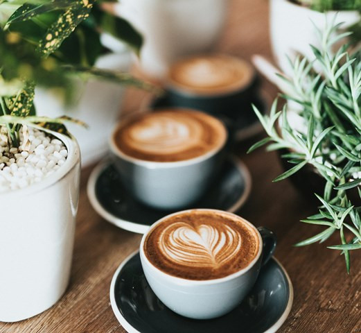 4 Makanan yang Harus Dihindari Saat Minum Kopi