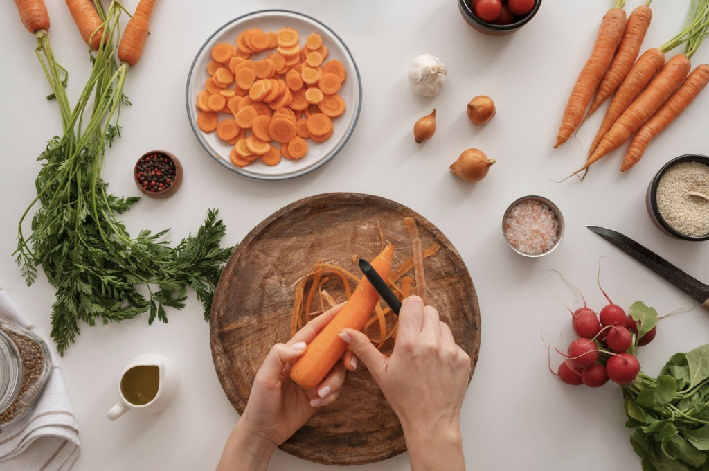 Konsumsi wortel secara rutin menawarkan manfaat kesehatan yang lebih luas. 