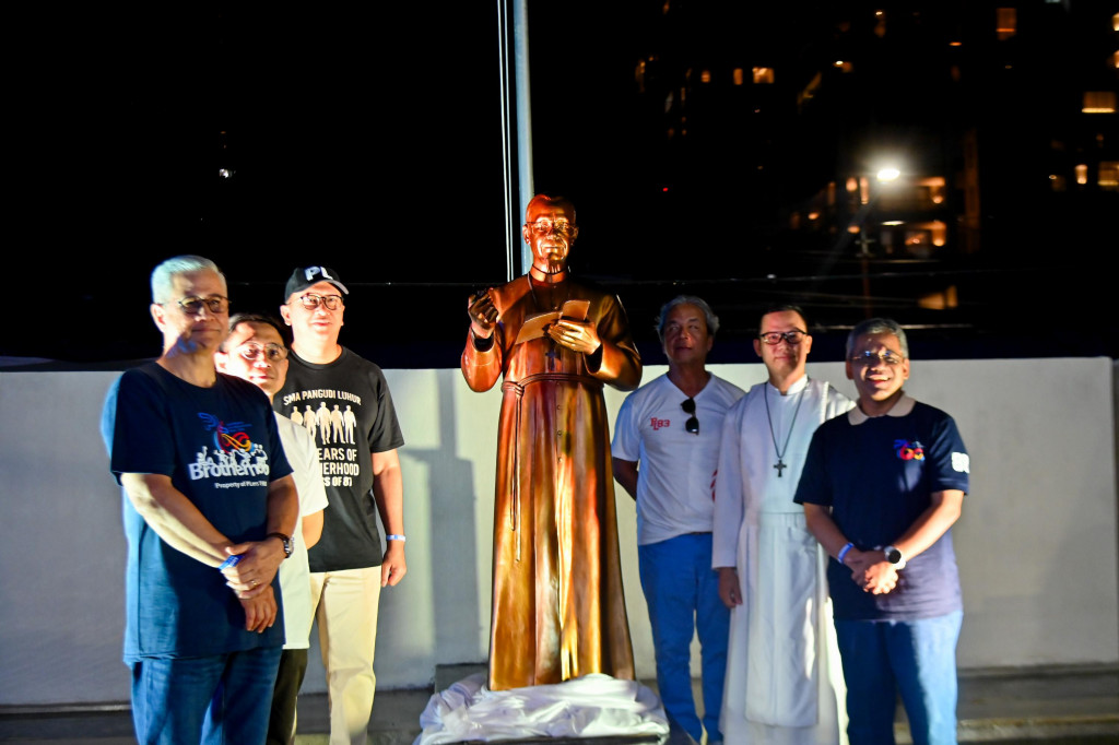 Soft Launching patung Bruder Honoratus. Foto: SMA Pangudi Luhur