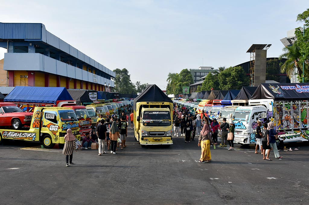 Jambore Nasional XII Canter Mania Indonesia Community pada 22–23 November 2025 di GOR Satria Purwokerto. Mitsubishi Fuso