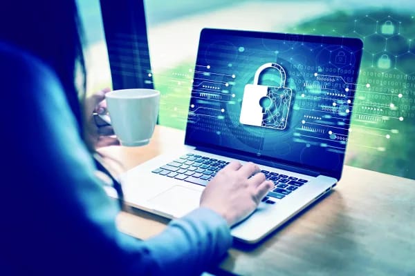 Trojan Sturnus Bisa Membaca Pesan Terenkripsi dari Layar Pengguna