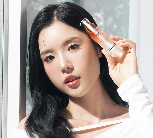 Praktis dan Menyegarkan, PDRN Hydra Serum Spray Raih Penghargaan Skincare Inovatif