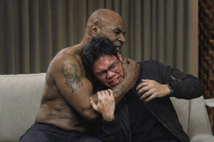 Insanul Fahmi Dipiting Mike Tyson, Beneran?