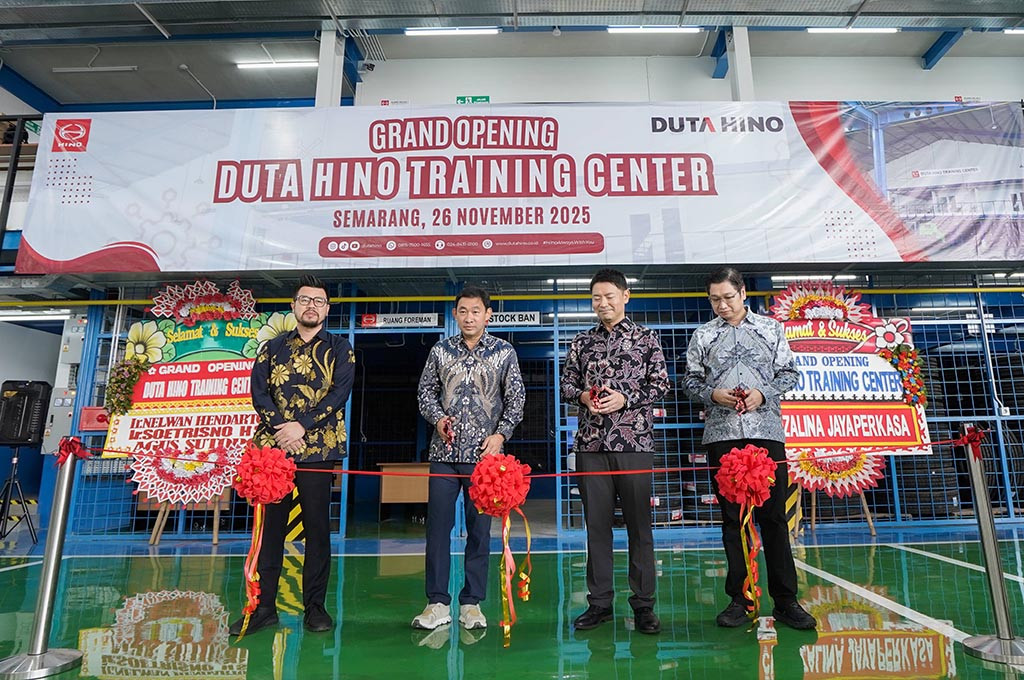 PT Duta Cemerlang Motors (DCM) meresmikan Duta Hino Training Center yang telah mendapatkan sertifikasi resmi dari PT Hino Motors Sales Indonesia (HMSI). Hino