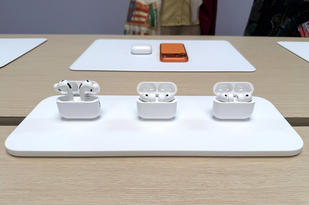 Apple AirPods Pro 3 menawarkan pengalaman penggunaan lebih baik dari generasi sebelumnya, berkat dukungan fitur lebih canggih.