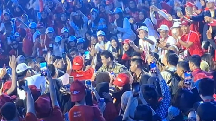 Menkeu Purbaya Hadiri Peringatan HGN 2025, Guru Teriak Cair, Cair, Cair!