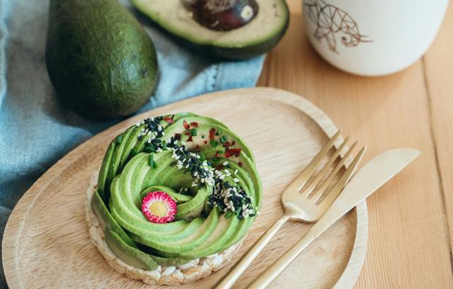 Selain Pepaya, 4 Buah Ini Siap Bantu Memperlancar BAB, Lho!