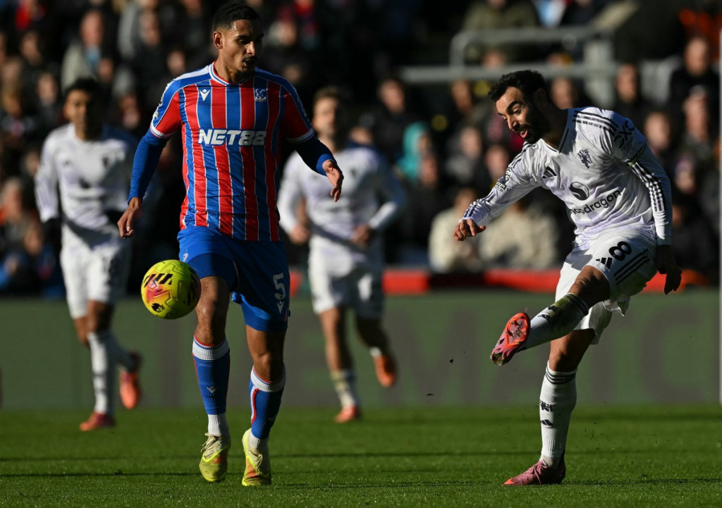 Suasana laga Crystal Palace vs Manchester United. (Foto: GLYN KIRK / AFP)