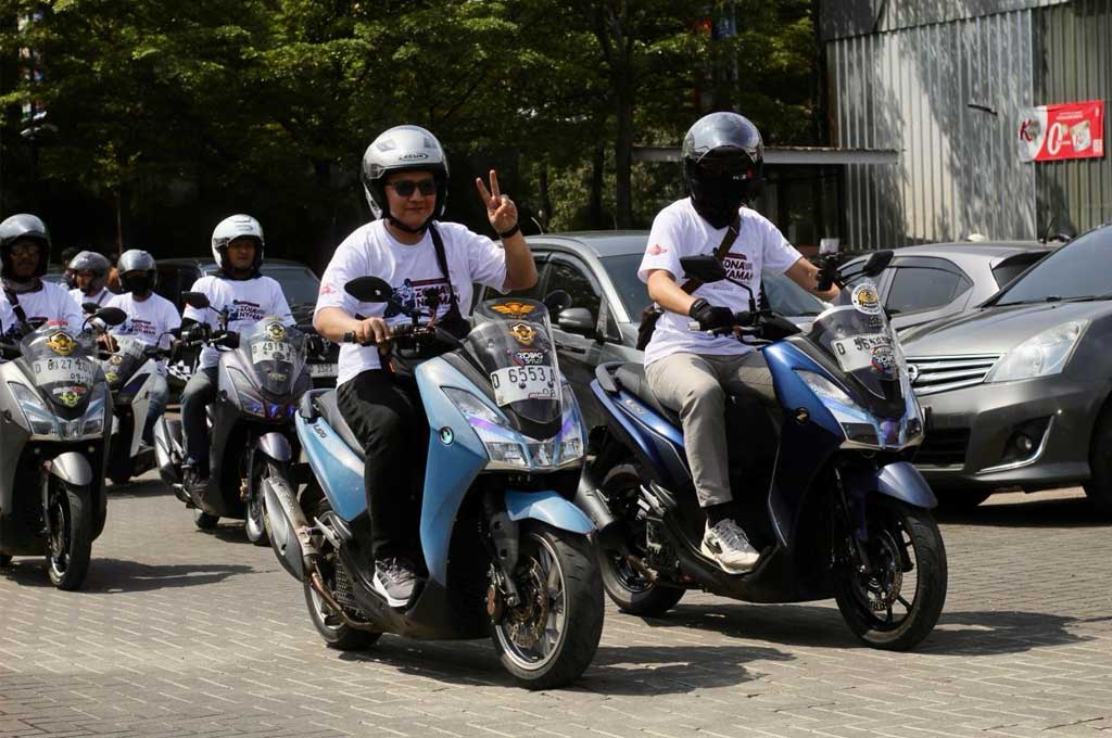 Para pengguna sepeda motor matic ini bikin riuh Kota Bandung di momentum Feders Gathering 2025. FO