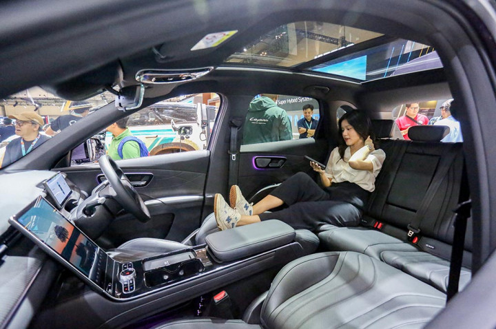 Keunggulan LEX Platform Sebagai Basis Rancang Bangun Sebuah Mobil