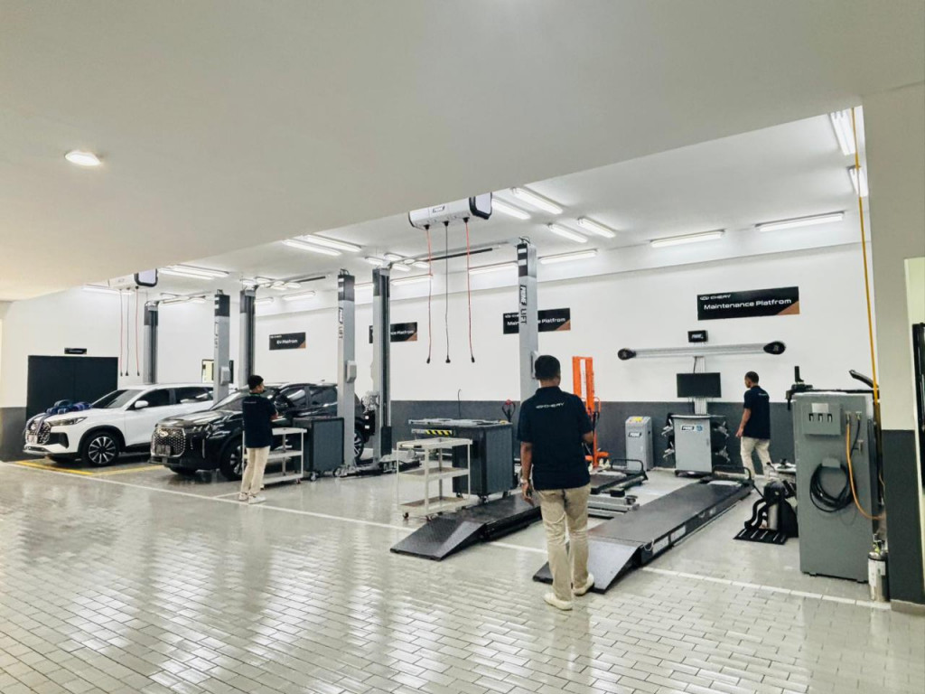 Ilustrasi bengkel mobil Chery. Chery