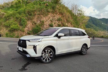 Konsumsi BBM Toyota Veloz Hybrid Sampai 24 KM/L