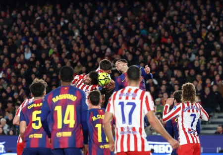 Bangkit dan Kalahkan Atletico, Barca Menjauh dari Madrid