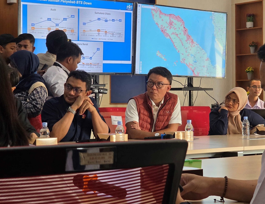 Telkomsel pulihkan 79,7 persen layanan terdampak banjir dan longsor di Sumatera, hadirkan Paket Siaga Peduli gratis melalui 88820# untuk pelanggan terdampak.