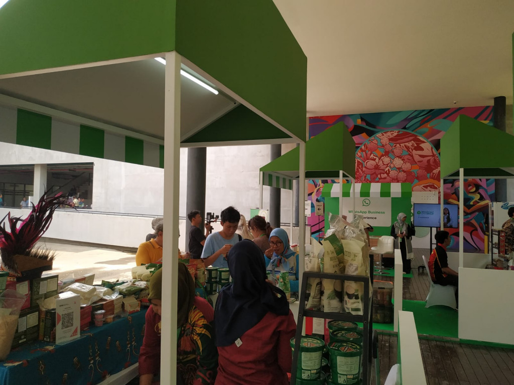 WhatsApp berkolaborasi dengan UKMINDONESIA.ID menghadirkan Pasar Jajan WhatsApp di TIM Rabu 3 Desember 2025 (Foto: Medcom.id/Syahrul Ramadhan)