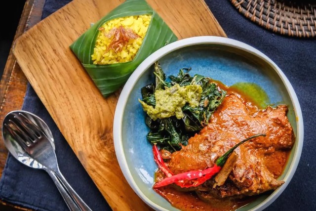  Kemenpar resmi meluncurkan katalog Paket Tur Gastronomi, hasil akselerasi program WISH di sektor gastronomi.  (Foto: Dok. Birkom Kemenpar)