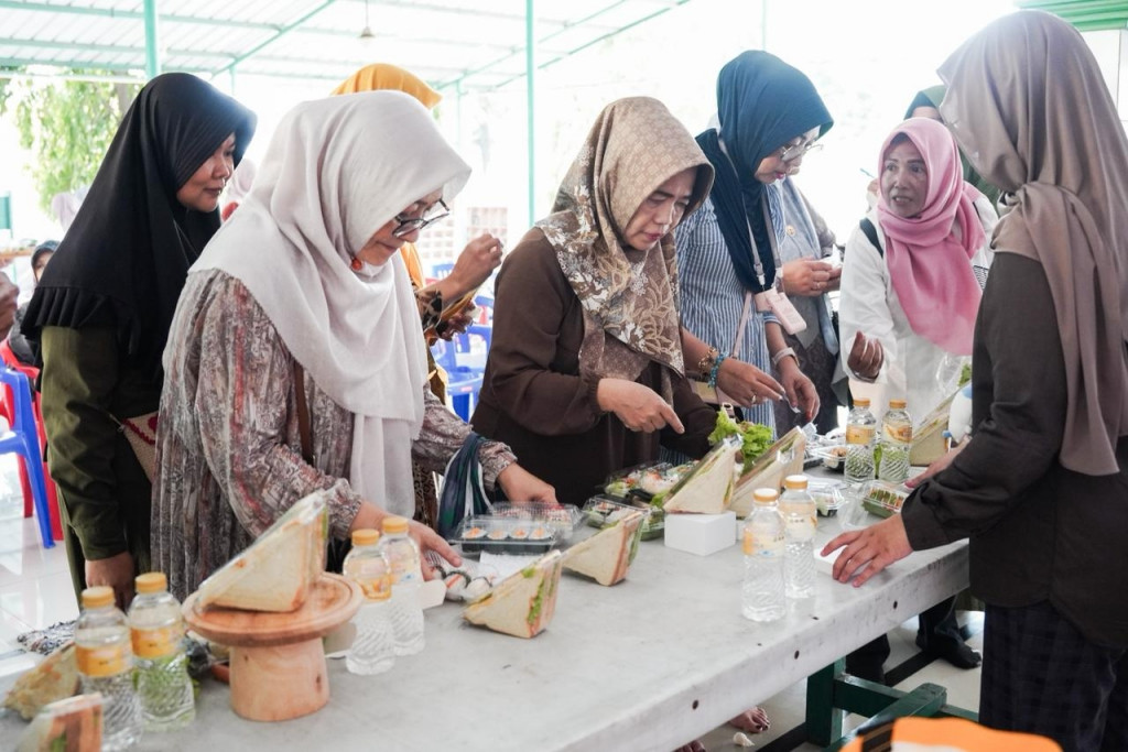 50 perempuan mengikuti pelatihan olahan makanan kekinian.