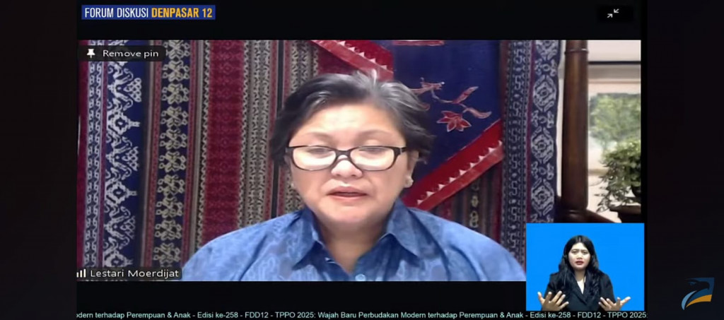 Wakil Ketua MPR RI Lestari Moerdijat saat membuka diskusi daring bertema TPPO 2025 Wajah Baru Perbudakan Modern terhadap Perempuan & Anak yang digelar Forum Diskusi Denpasar 12, Rabu 3 Desember 2025.