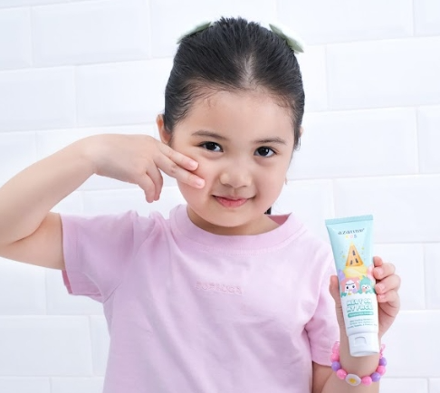 Biasakan Rawat Kulit Sejak Dini, Azarine Hadirkan Rangkaian Basic Skincare untuk Anak
