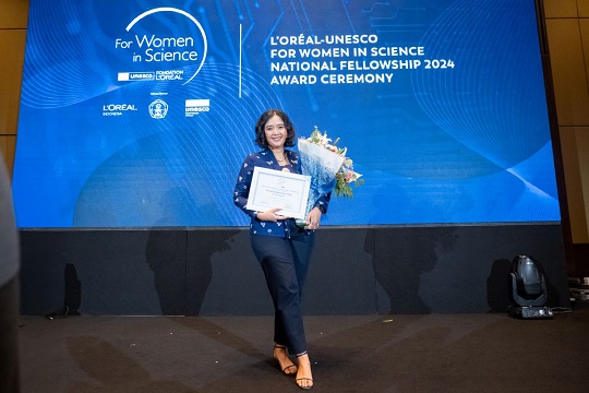   Dosen dan peneliti dari Fakultas Teknik Sipil dan Lingkungan, Institut Teknologi Bandung (FTSL ITB), Prasanti Widyasih Sarli, menerima penghargaan For Women in Science (FWIS) 2024 dari L’Oréal-UNESCO 2024. DOK ITB