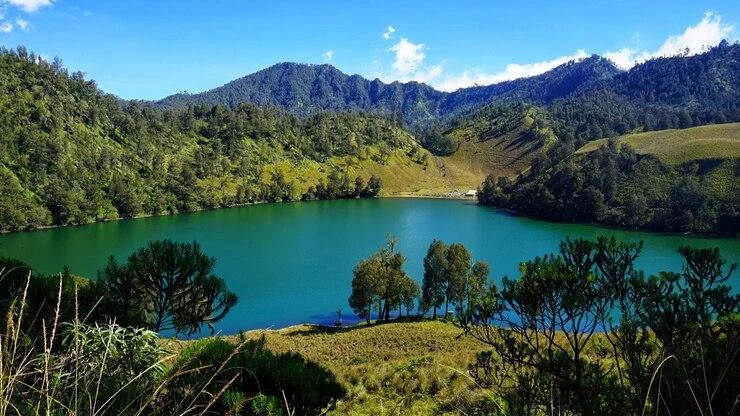 Dieng dikenal sebagai 'Kampung di Atas Awan' lantaran memiliki ketinggian 2.000 meter di atas permukaan laut. Dok. Kemenpar