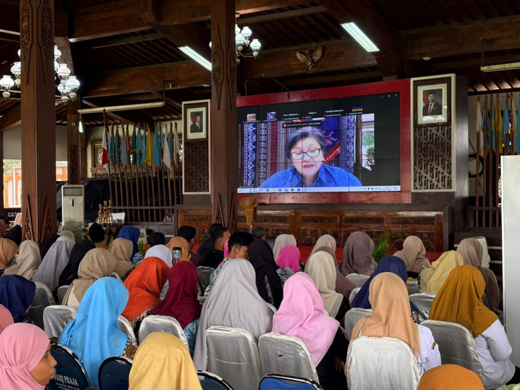Wakil Ketua MPR RI Lestari Moerdijat hadir secara daring pada acara Peluncuran Buku Kebumen Mutiara Tanah Jawa. Foto: Istimewa