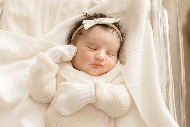  Berikut adalah manfaat Ajaib Skin-to-Skin Contact atau Kontak Kulit ke Kulit bagi para bayi. (Foto: Ilustrasi/Dok. Unsplash.com)